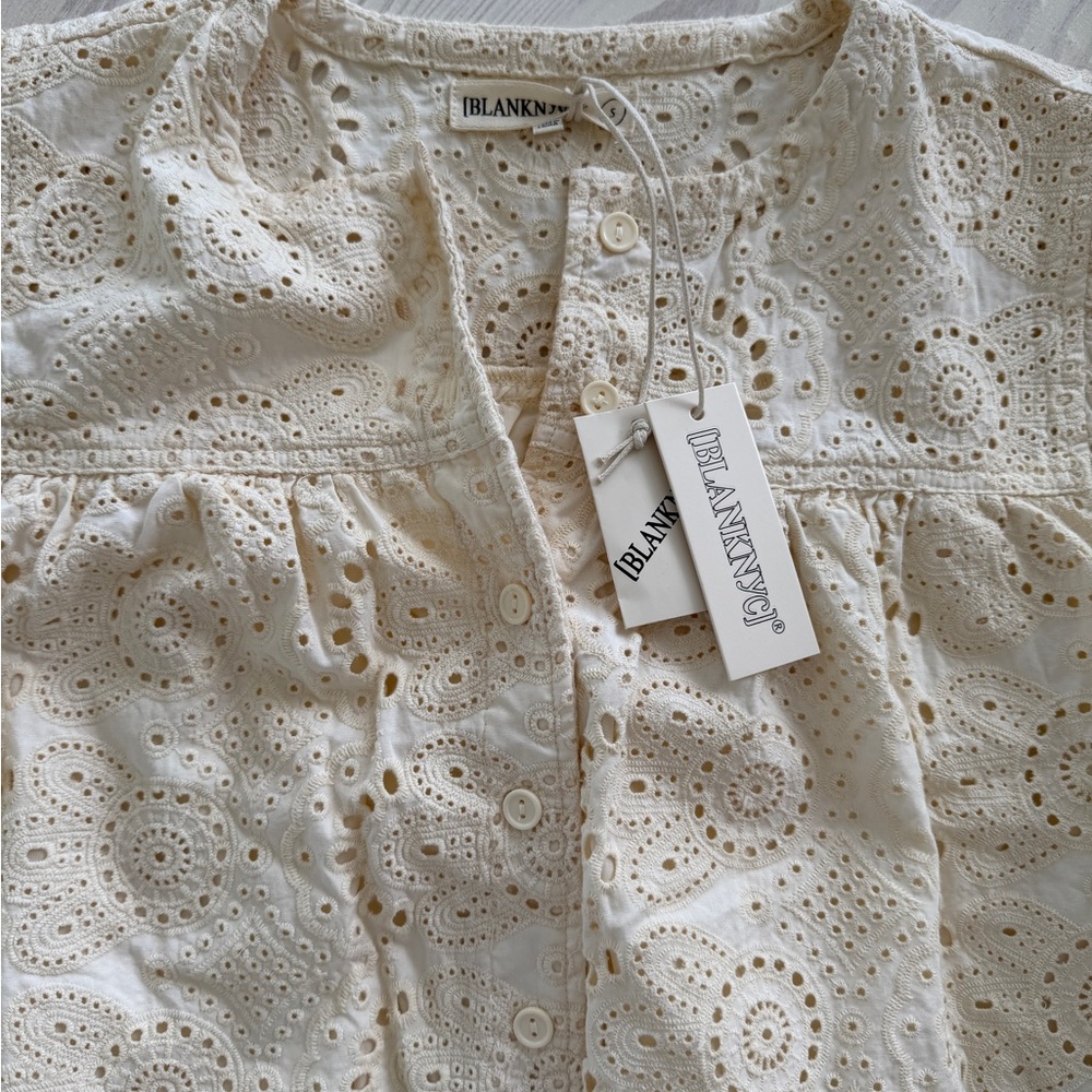 NEW Blank NYC Cream Eyelet Lace Top and Shorts 2-piece Set - Picture 4 of 7